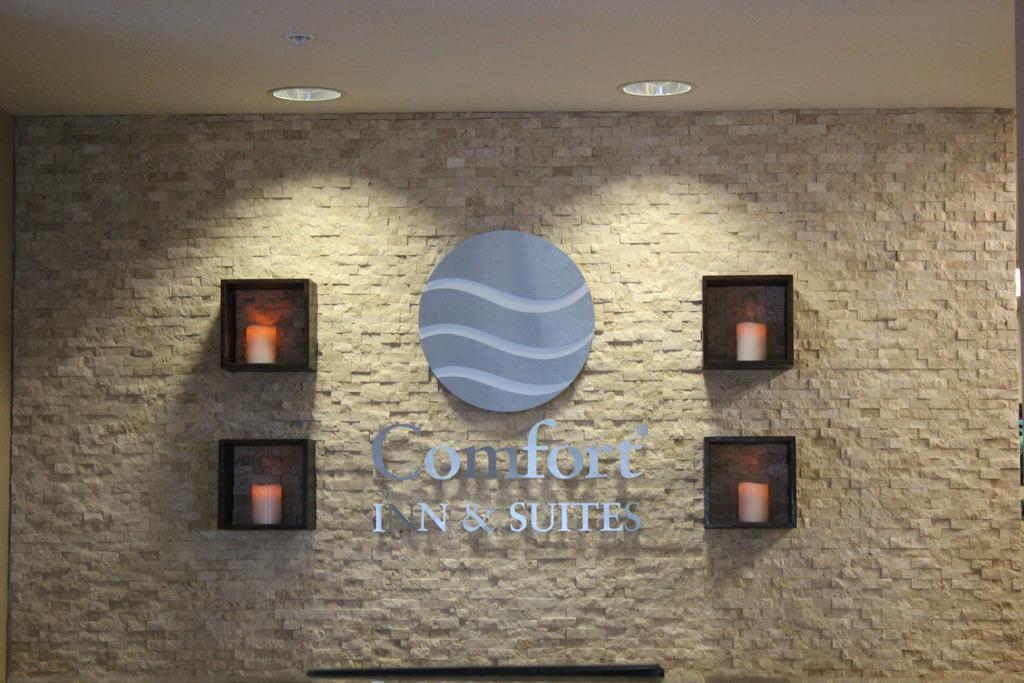 Comfort Inn & Suites Edmonton International Airport Nisku Extérieur photo