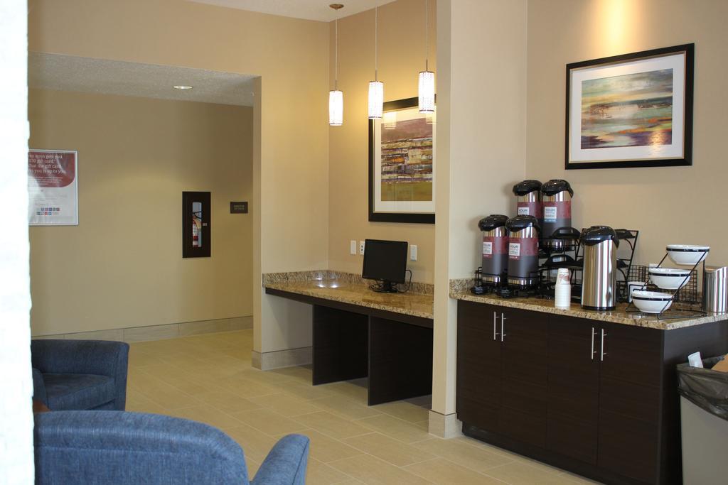 Comfort Inn & Suites Edmonton International Airport Nisku Extérieur photo