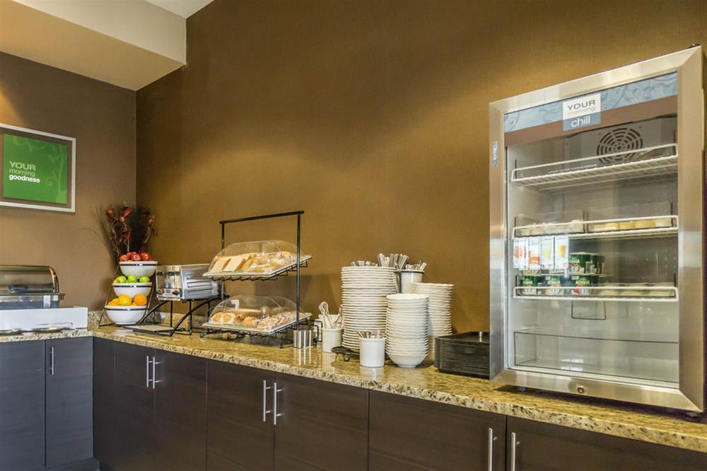 Comfort Inn & Suites Edmonton International Airport Nisku Extérieur photo