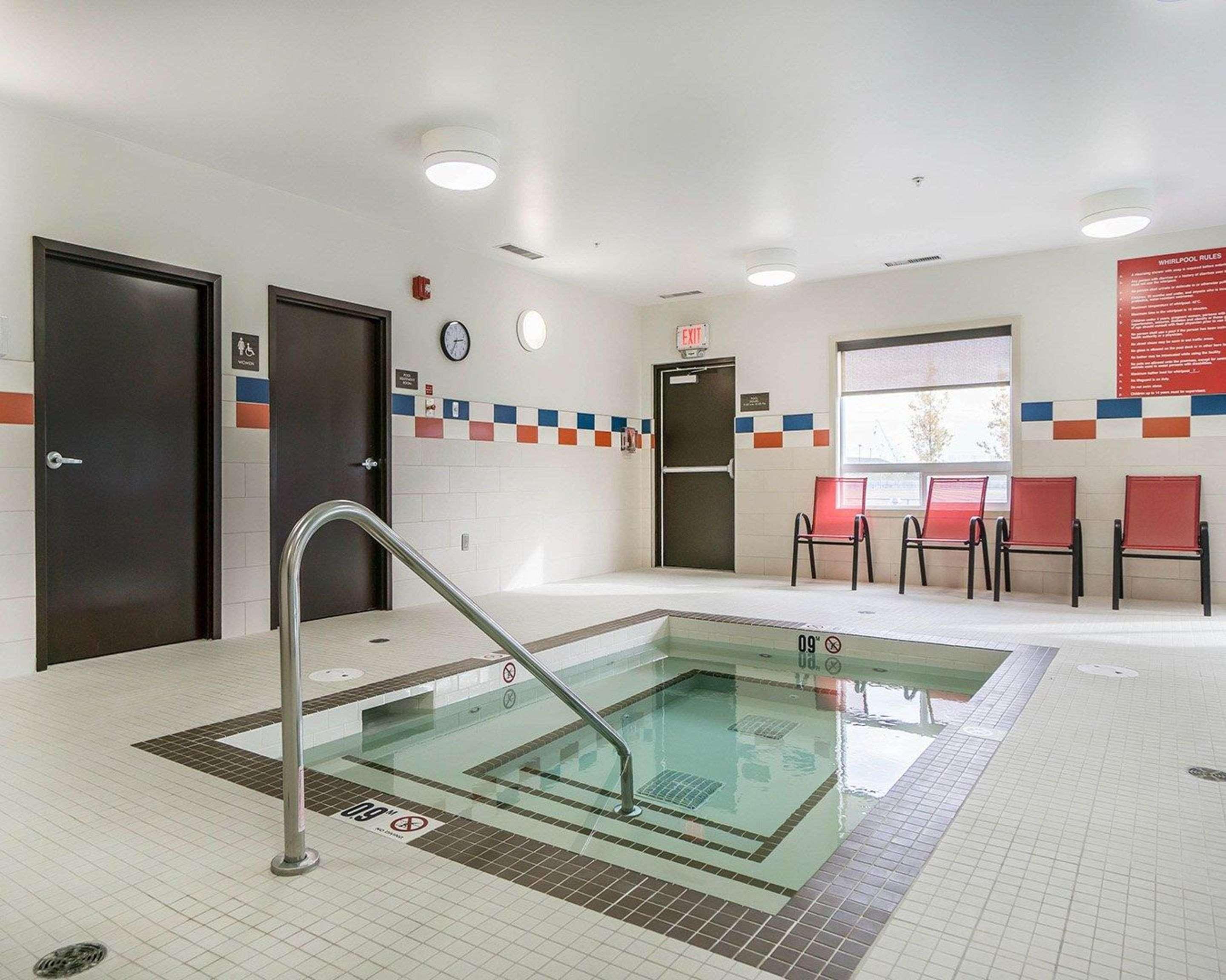 Comfort Inn & Suites Edmonton International Airport Nisku Extérieur photo