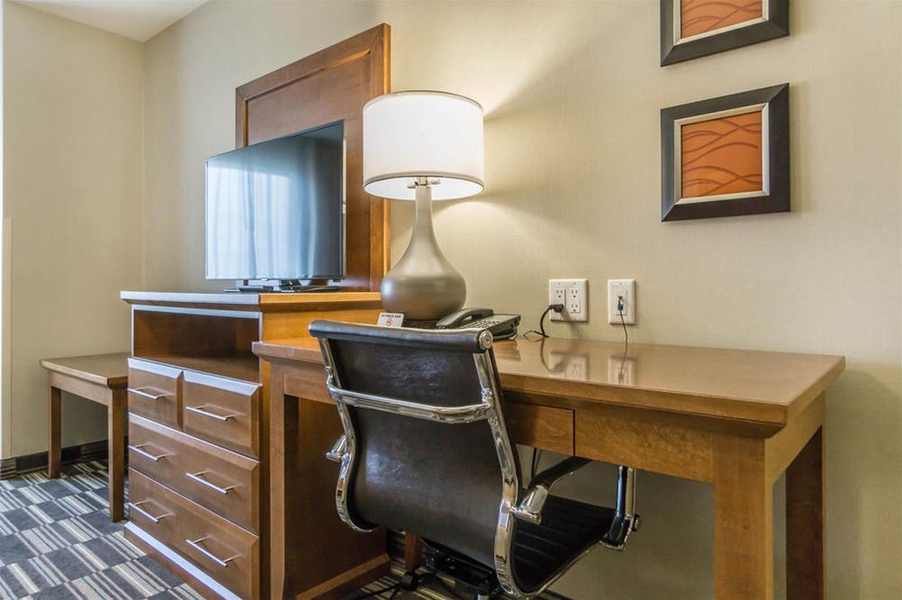 Comfort Inn & Suites Edmonton International Airport Nisku Extérieur photo