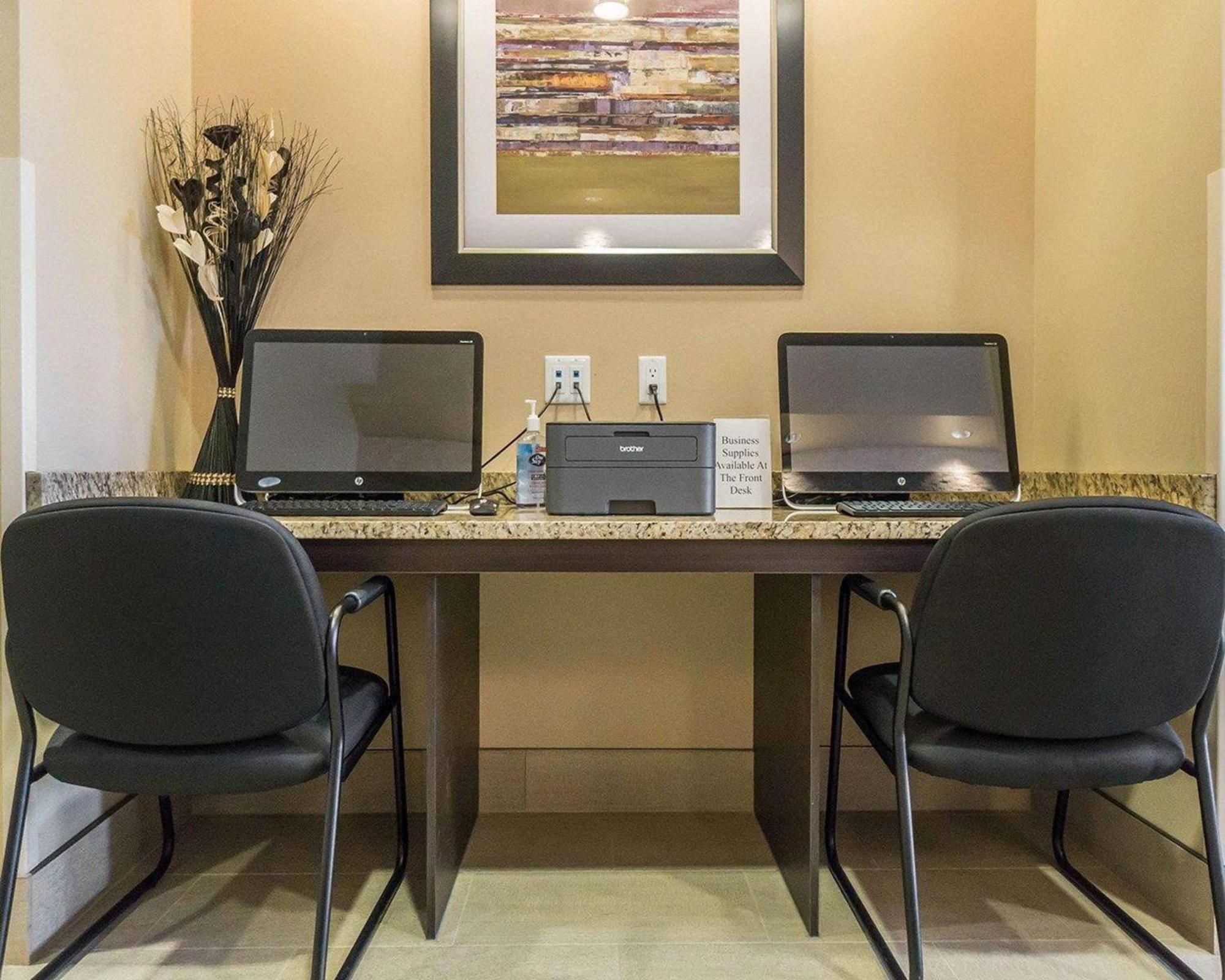 Comfort Inn & Suites Edmonton International Airport Nisku Extérieur photo