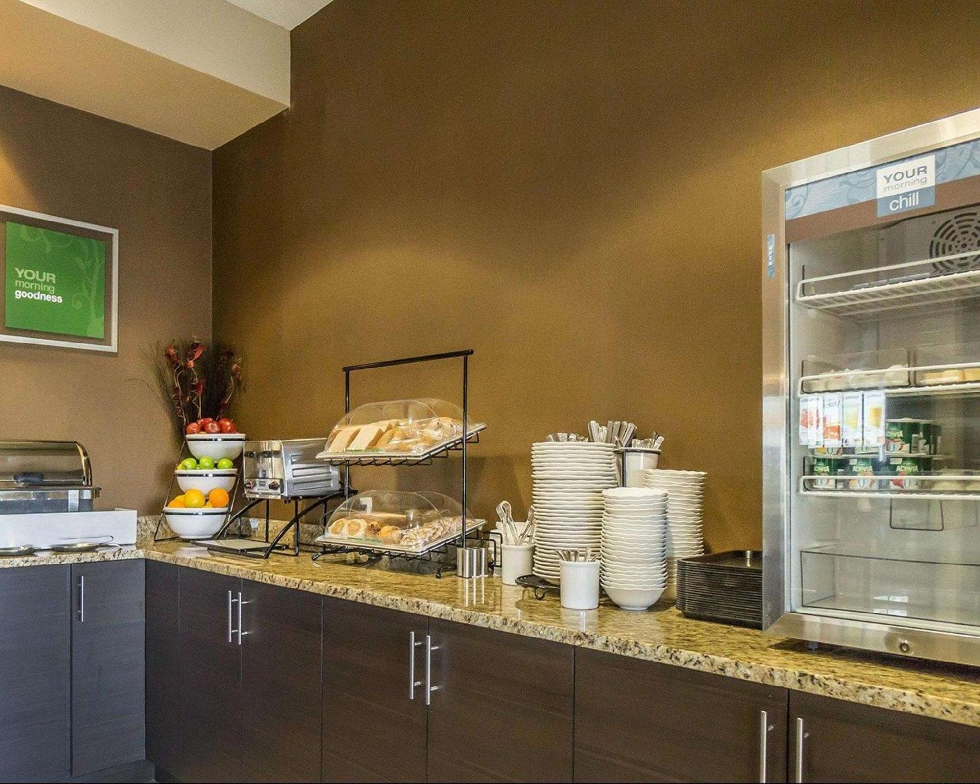 Comfort Inn & Suites Edmonton International Airport Nisku Extérieur photo