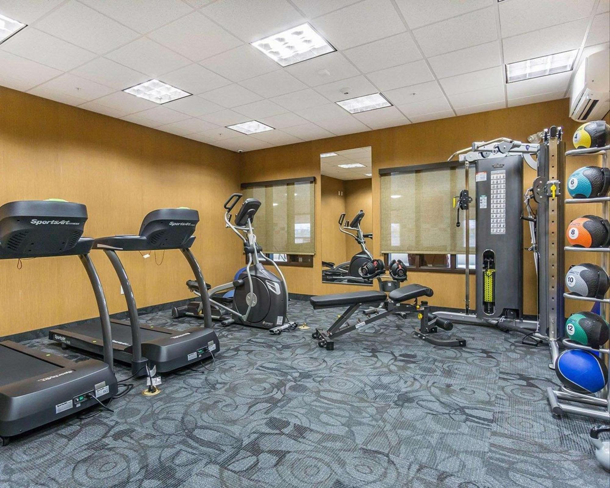 Comfort Inn & Suites Edmonton International Airport Nisku Extérieur photo