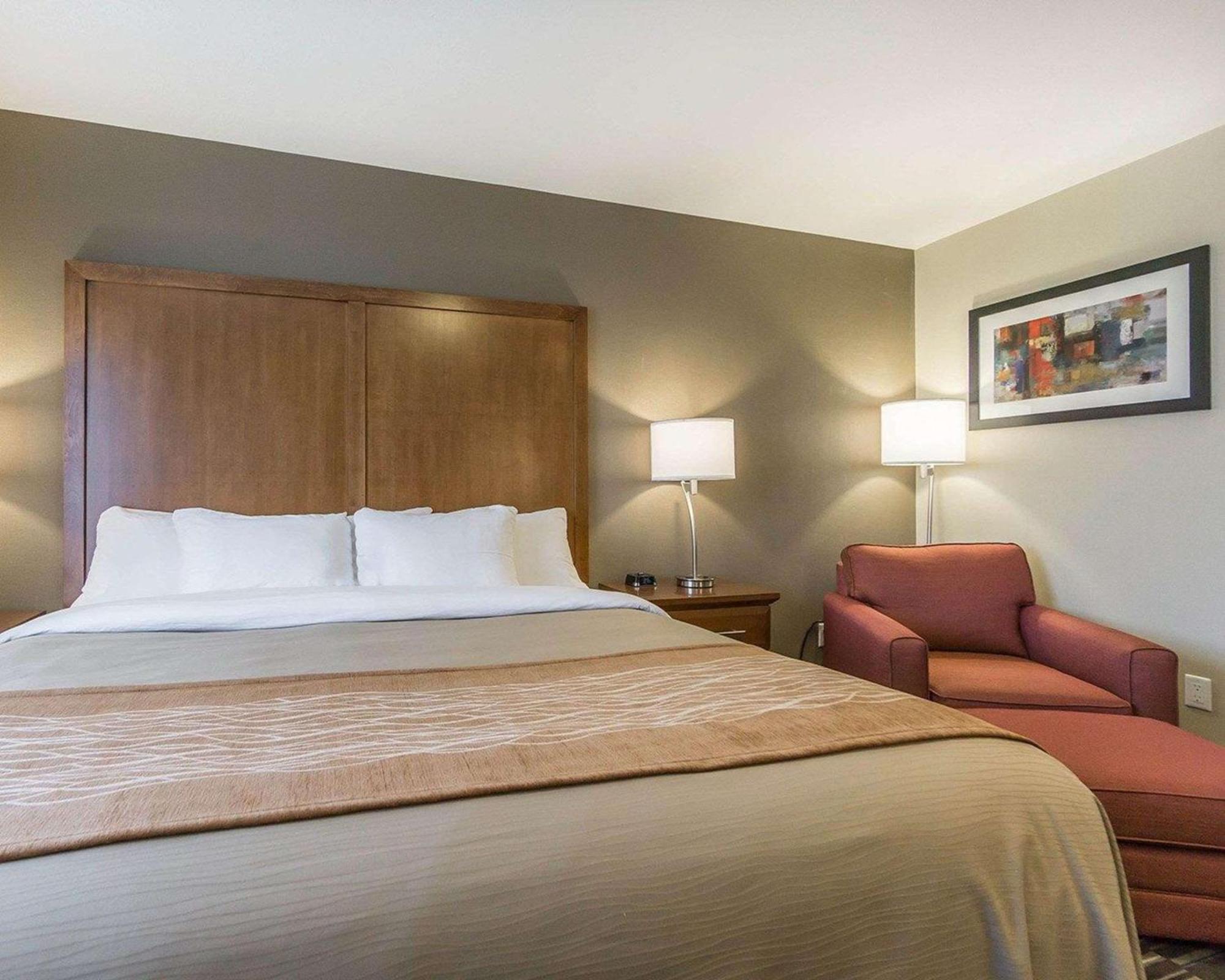 Comfort Inn & Suites Edmonton International Airport Nisku Extérieur photo
