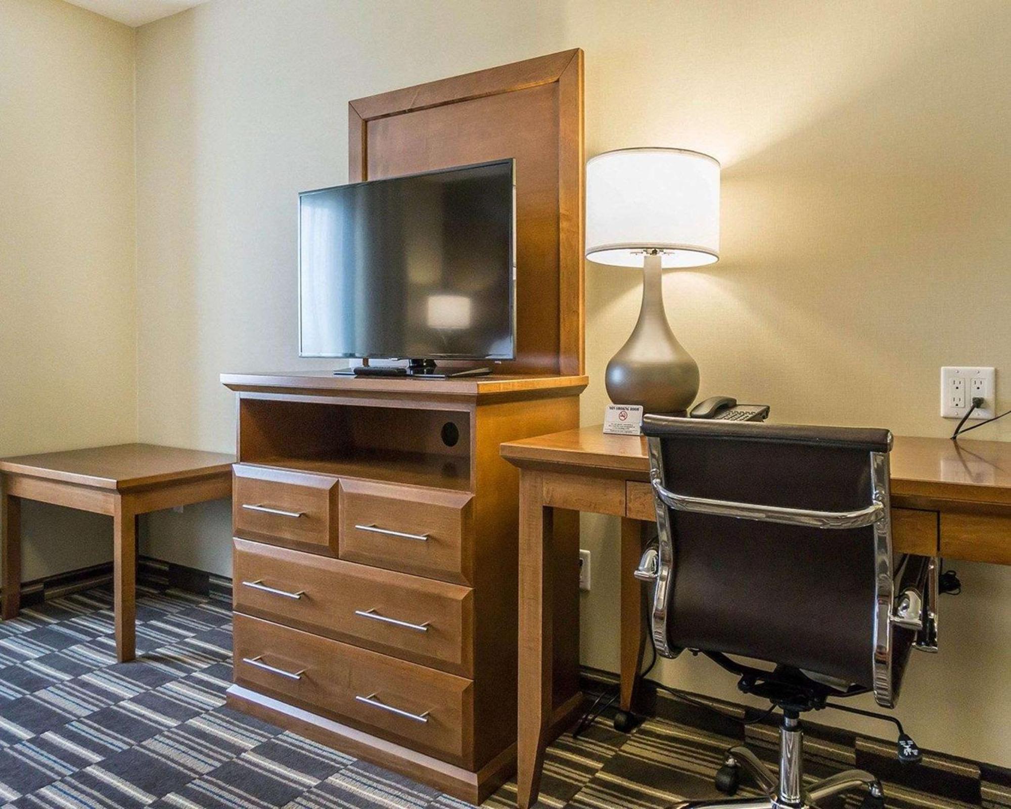 Comfort Inn & Suites Edmonton International Airport Nisku Extérieur photo