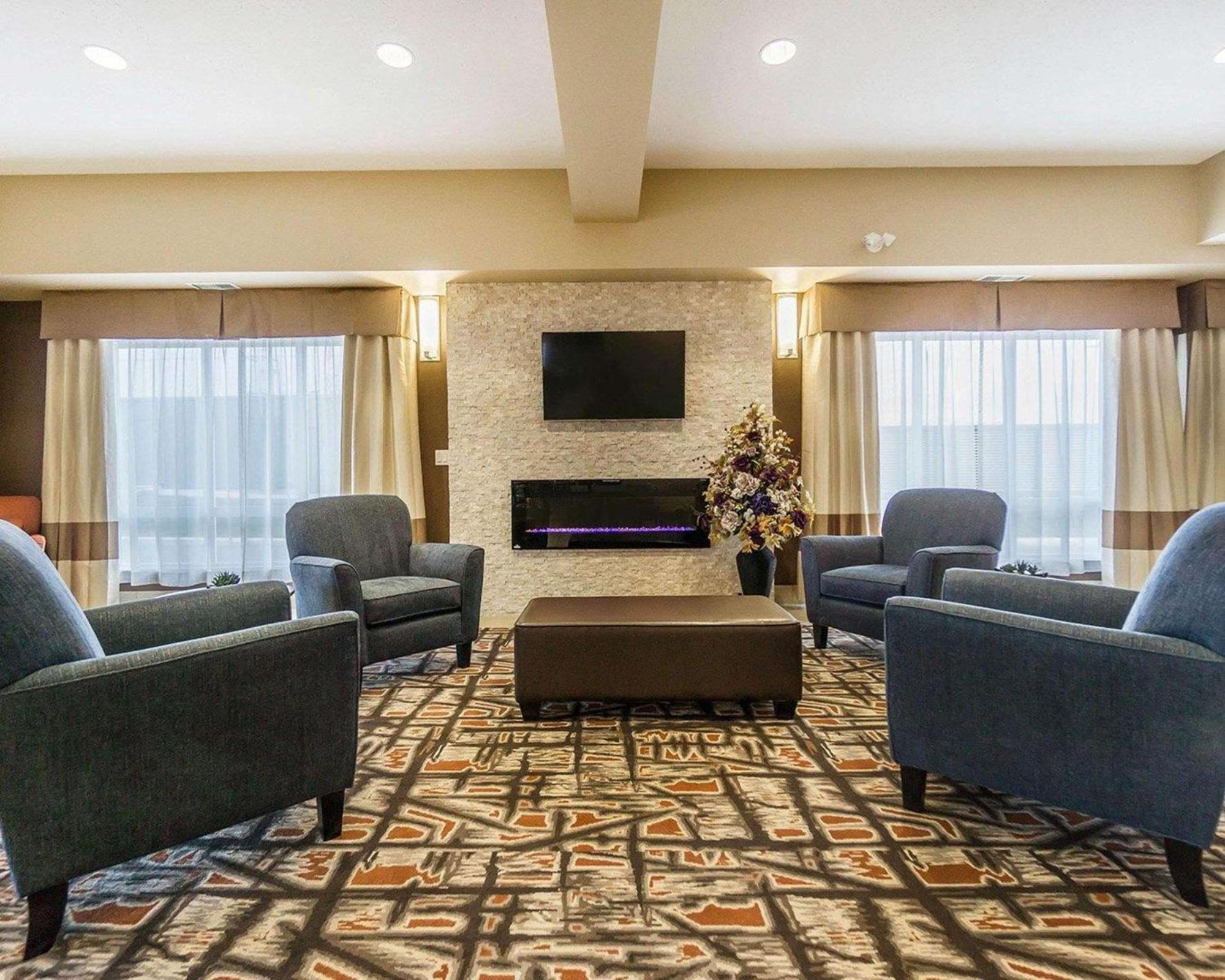 Comfort Inn & Suites Edmonton International Airport Nisku Extérieur photo