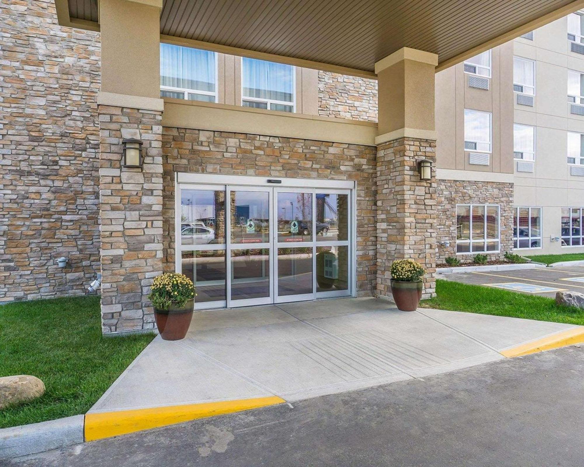 Comfort Inn & Suites Edmonton International Airport Nisku Extérieur photo