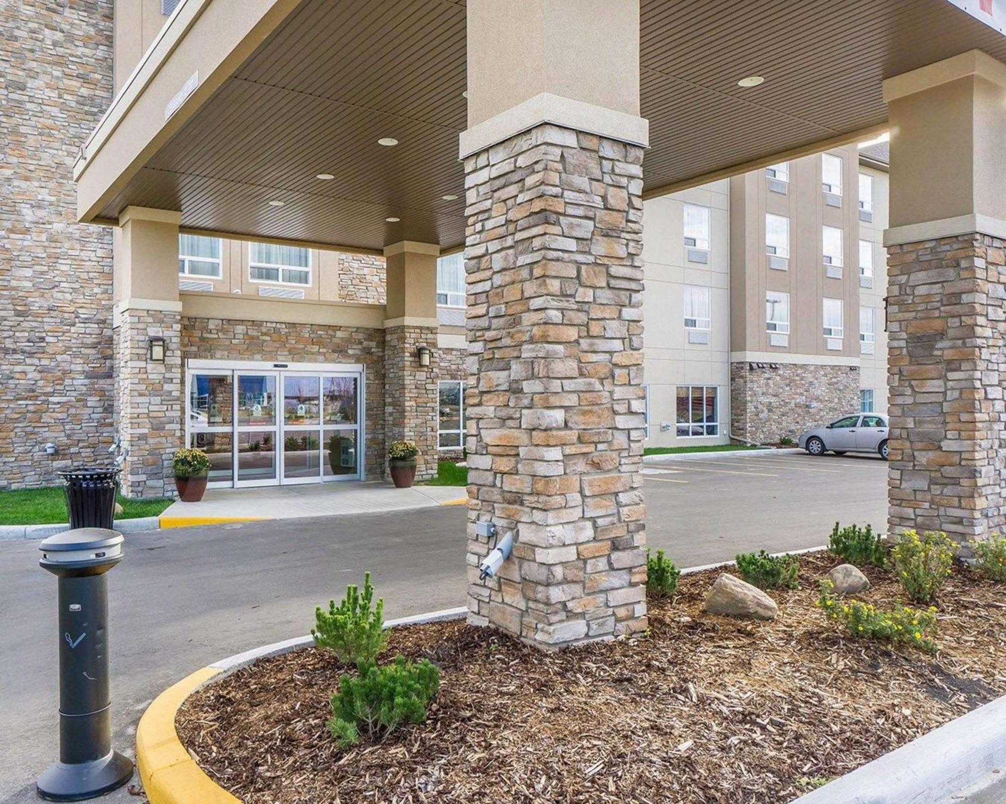 Comfort Inn & Suites Edmonton International Airport Nisku Extérieur photo