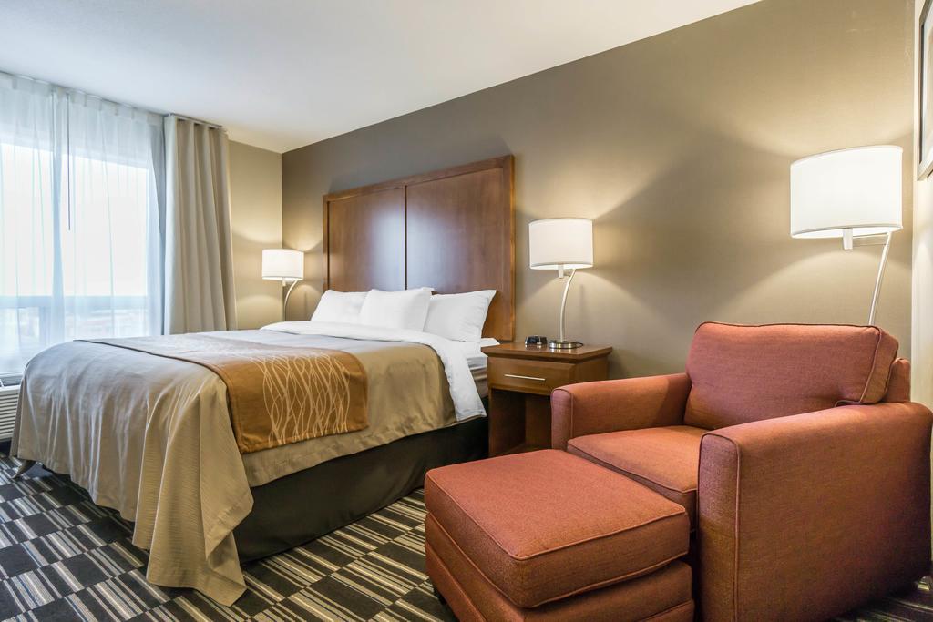 Comfort Inn & Suites Edmonton International Airport Nisku Extérieur photo