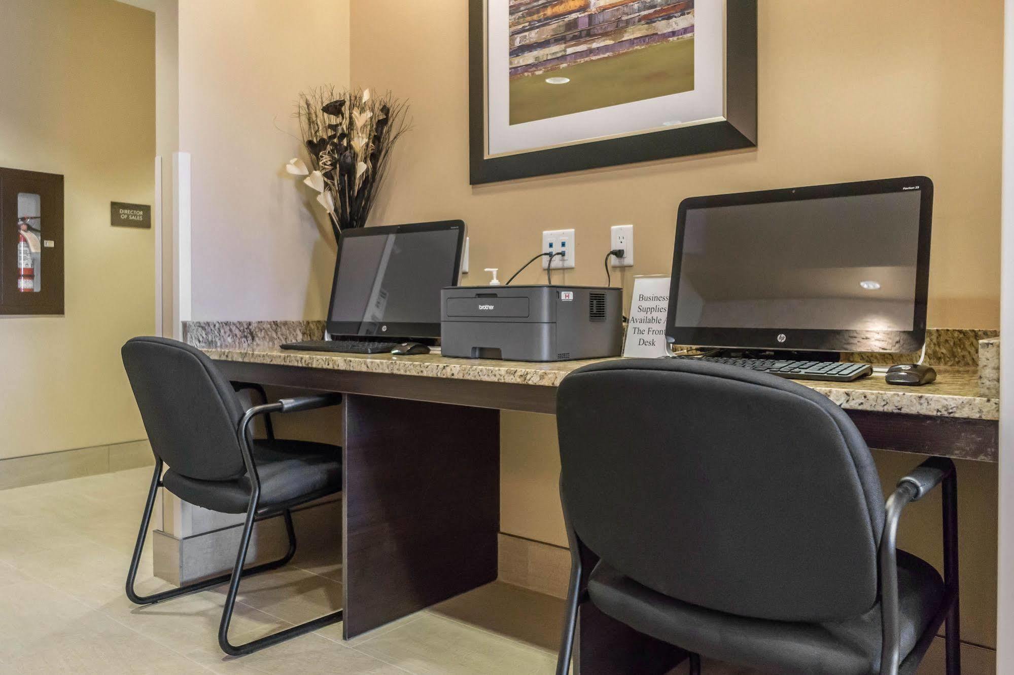 Comfort Inn & Suites Edmonton International Airport Nisku Extérieur photo